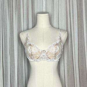 Y2K Vintage Victoria’s Secret Lace 34B Bra